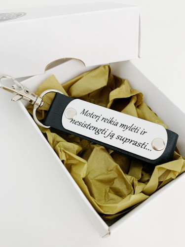 Odinis raktų pakabukas "Moterį reikia mylėti ir nesistengti ją suprasti"