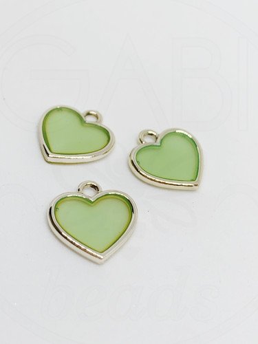 Plastikinis pakabukas "Širdelė", 16,5x16x2mm, žalios spalvos, 1vnt