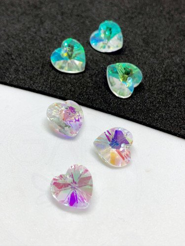 Stiklo pakabukai, širdelė, skaidrios spalvos su AB danga , 10x10x5mm, 4vnt