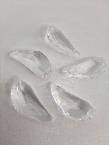 Stiklo pakabukas, skaidrios spalvos , 29x12mm, 1vnt