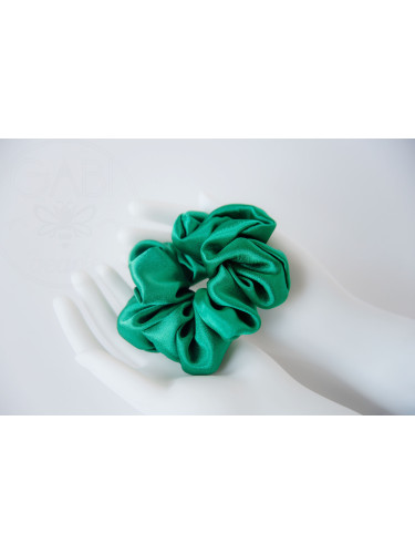 Žalios spalvos atlasinė pūsta gumytė