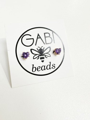Medicininio metalo auskarai "Širdelės" su violetine cirkonio akute