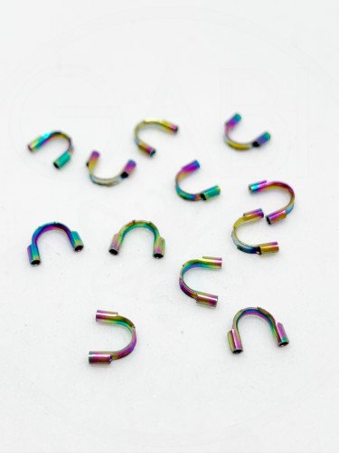 Nerūdijančio metalo pasagėlės, chameleoninės spalvos, 6,5 x 5mm, 2vnt