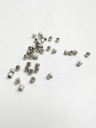 Nerūdijančio plieno intarpas, plieno spalvos, 3x2,5mm, 17vnt